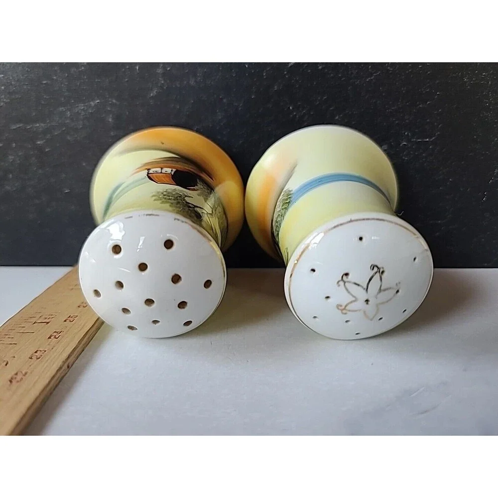 Vintage Salt And Pepper Shakers, READ